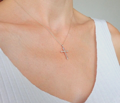 Diamant Gold Kreuz Halskette – Elegantes Design aus 14-Karat Gold KLO7175 - Ermus Gold