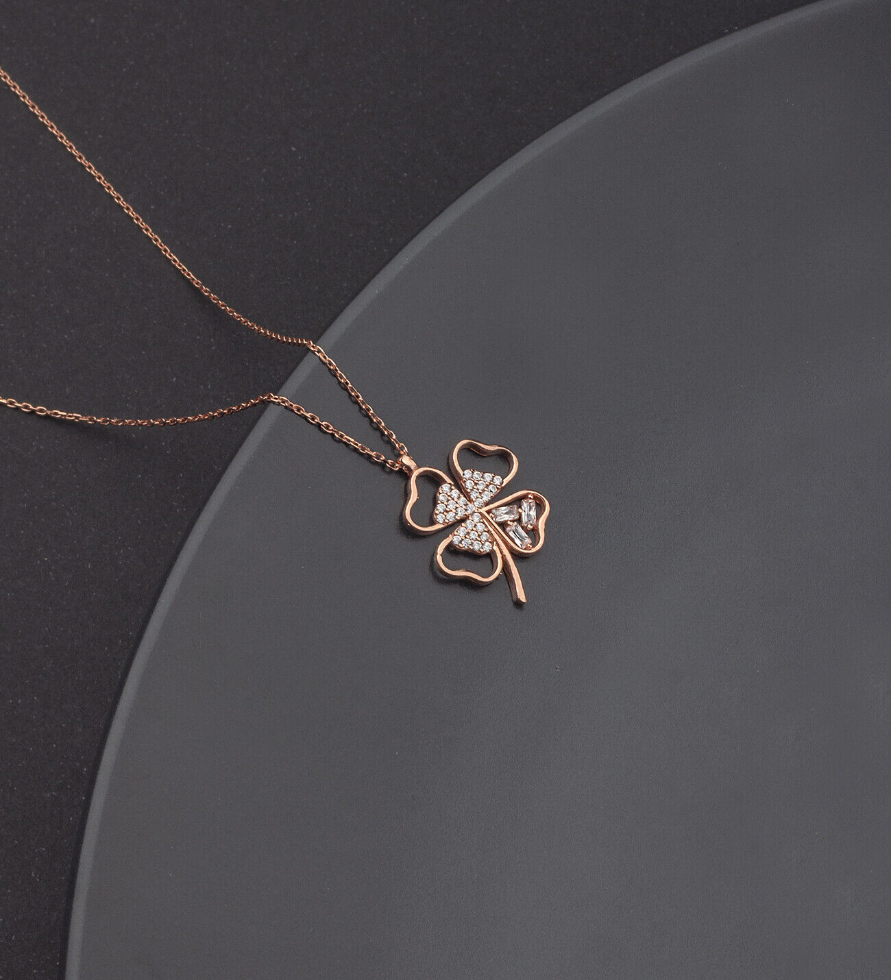 Ermus Gold – 925 Sterling Silber Baguette Stein Klee Halskette – Handgemachter Schmuck für Damen - Ermus Gold