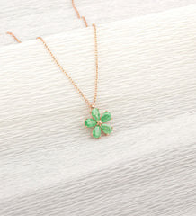 Ermus Gold – Gänseblümchen Halskette 925 Sterlingsilber mit grünem Zirkon Stein, Rose Vergoldet - Ermus Gold