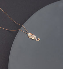 Ermus Gold – Seepferdchen-Halskette aus 925er Sterlingsilber mit Zirkon – Handgemachter Schmuck - Ermus Gold